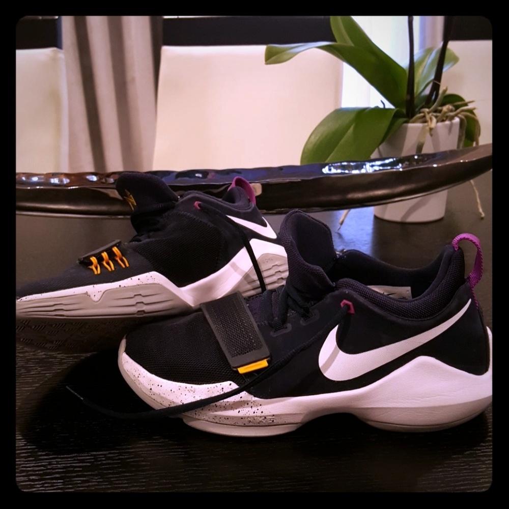 Nike PG 1 /NEW CONDITION/ONLY WORN ONCE/AUTHENTIC